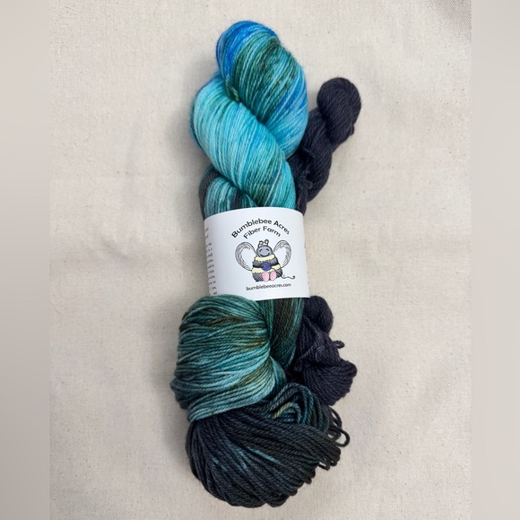 Bumblebee Acres Yarn Sock Set - Picture 1 of 2